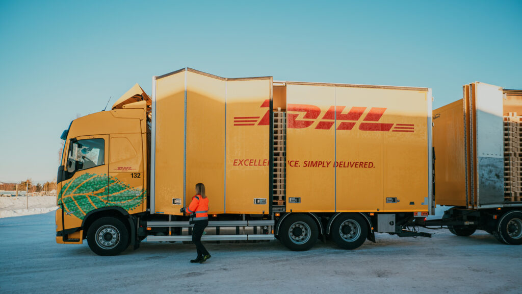 dhl women